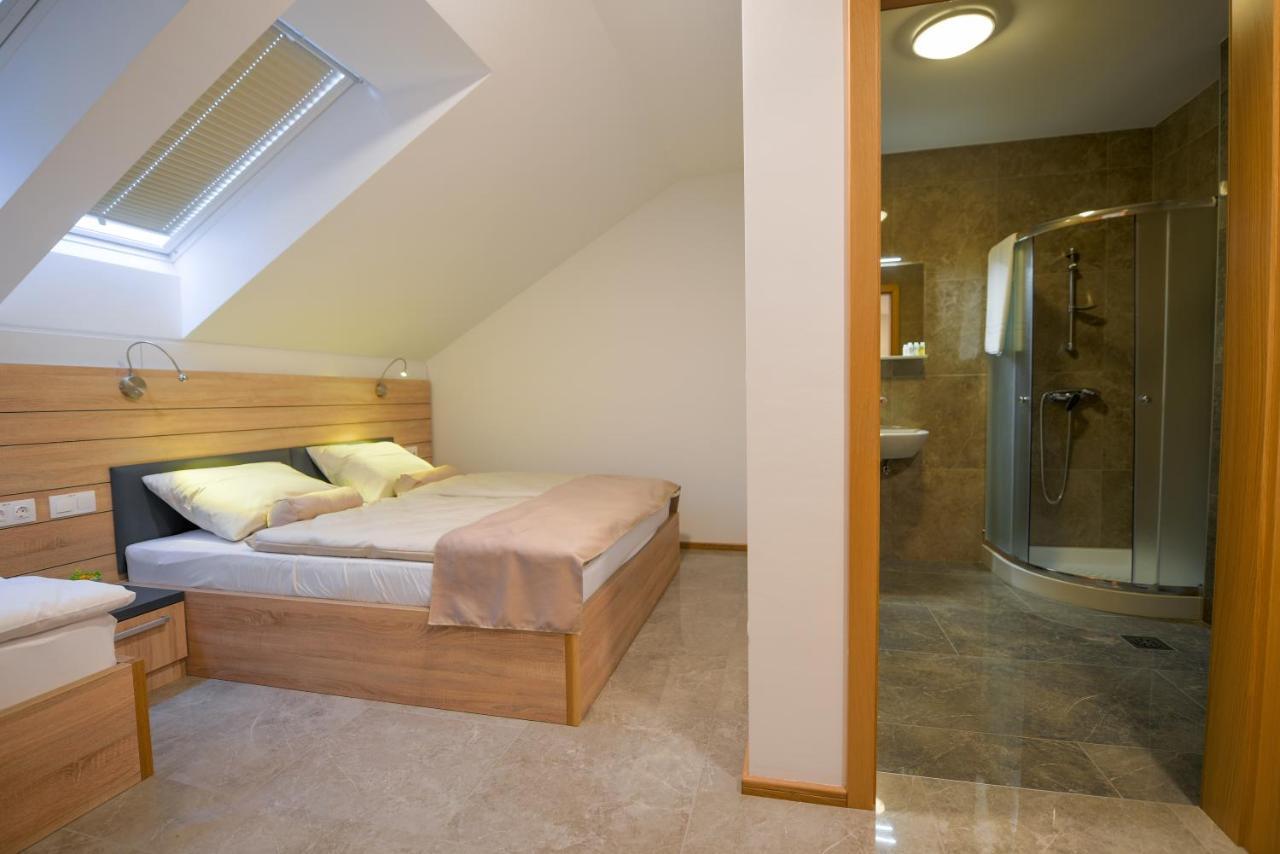 Hotel Baron Smlednik Екстериор снимка